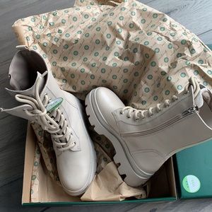 Women's leather boots.  Lace Up Lug Sole Combat Boots.